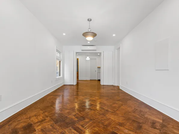 428 East 18th Street image 4 of 17