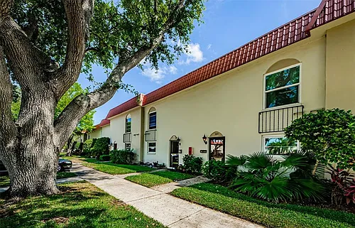 2700 Bayshore Blvd Photo 1