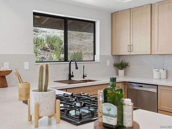 4th image of 1140 Sloan Canyon Rd