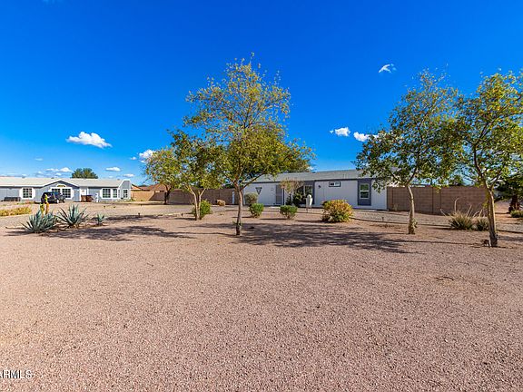 3rd image of 897 E GOLDMINE Lane