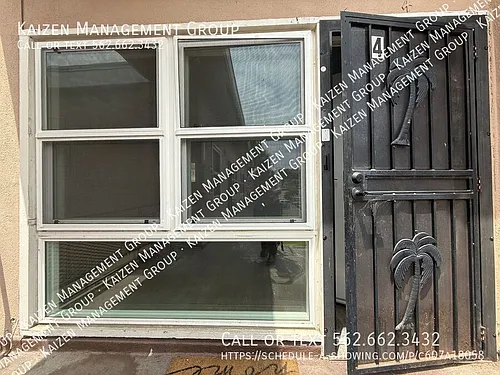 10207 Crenshaw Blvd #4 Photo 1 10207 Crenshaw Blvd #4 Photo 1