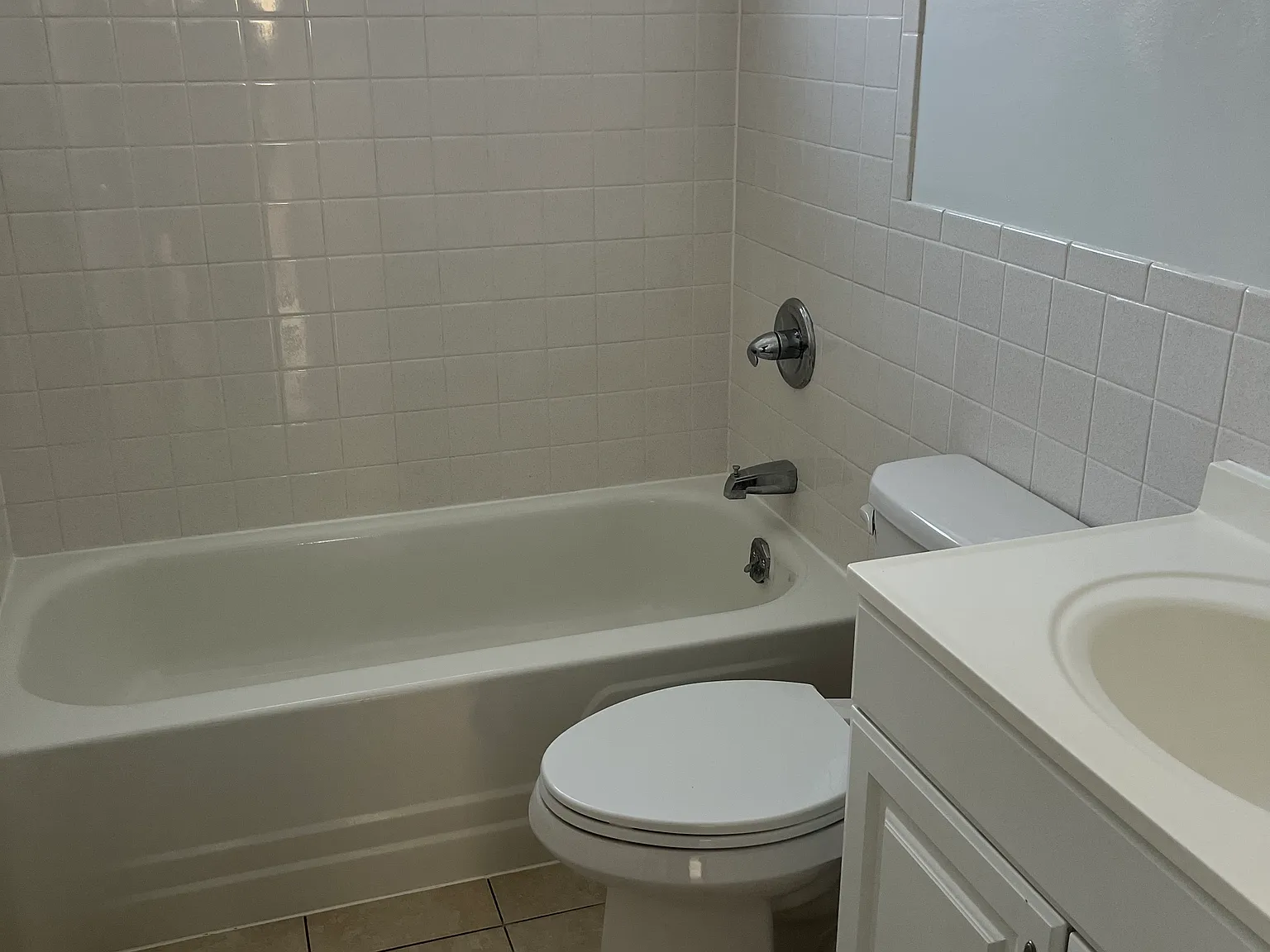 2470 Sheridan Drive — Photo 4