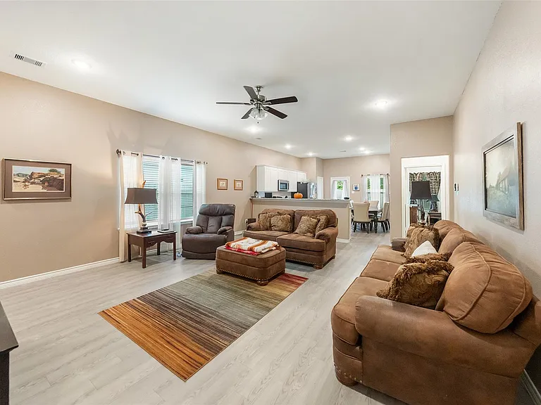 306 Helen St — Photo 11