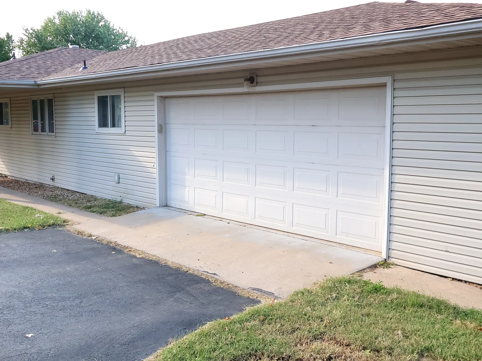 3 bed, 1450 sqft, $1,850 — Photo 1