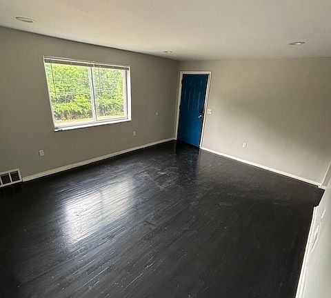 5th image of 2167 Westwood Northern Blvd Unit 2