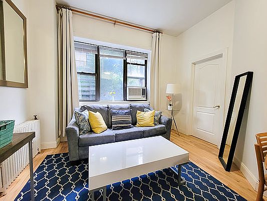 2nd image of 344 E 51st St APT 1B