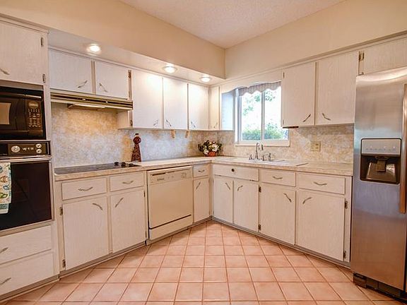 5th image of 2440 World Parkway Blvd APT 4