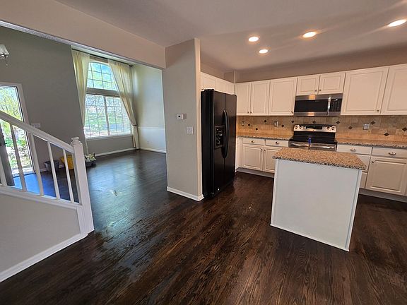 3rd image of 604 Briggs Pl