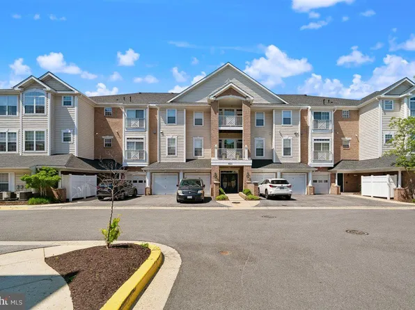 421 Hamlet Club Dr Unit 302, Edgewater, MD 21037