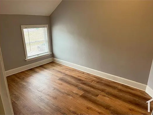32 B St — Photo 2