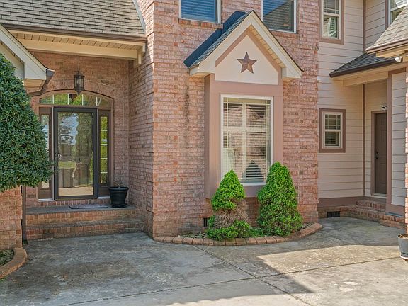 4th image of 133 River Oaks Rd