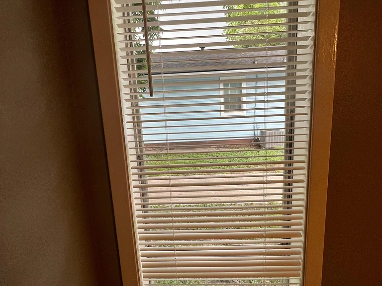527 E Caney St #F — Photo 8