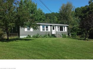 3 Holiday Ln, Gardiner, ME 04345