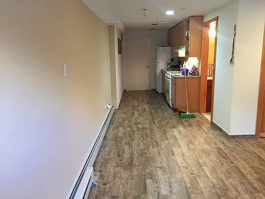 Rented by Signature Spaces NYC Corp | media 31