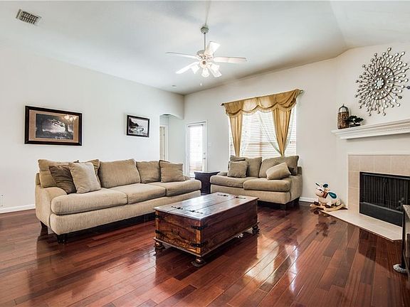 3rd image of 1233 Mountain Peak Dr