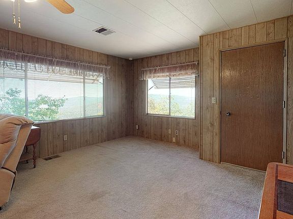 5th image of 14832 Queenan Ln