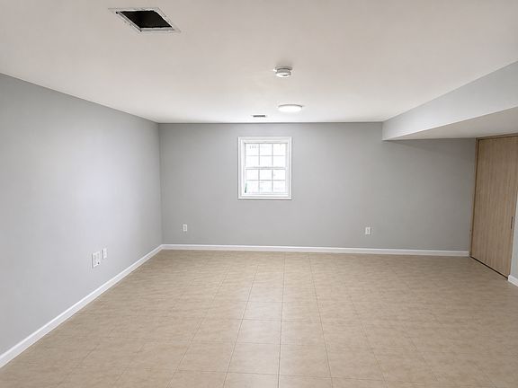 5th image of 343 Sussex Ave #0