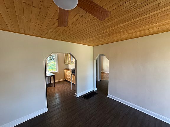 living room/kitchen
