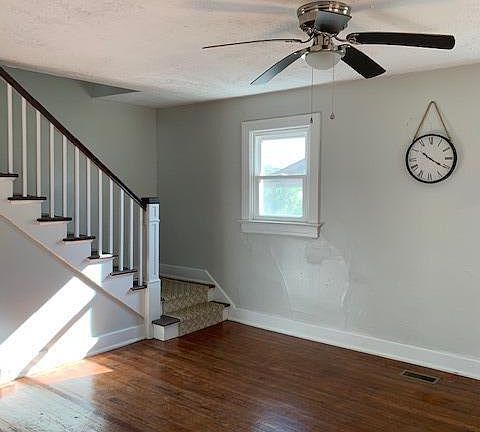 5th image of 512 Orchard St