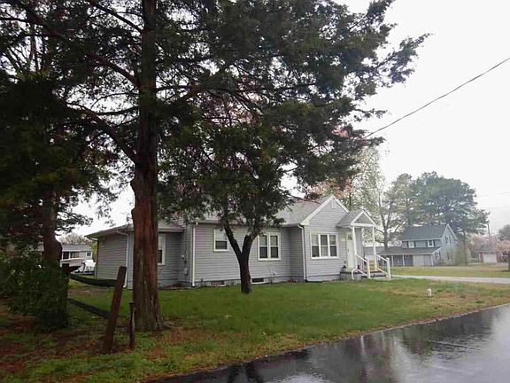 3rd image of 404 Taylor St