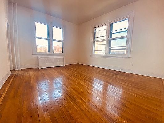 4th image of 117-14 Union Tpke #D2
