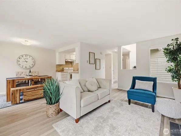 2630 Club Court #102, Mount Vernon, WA 98273