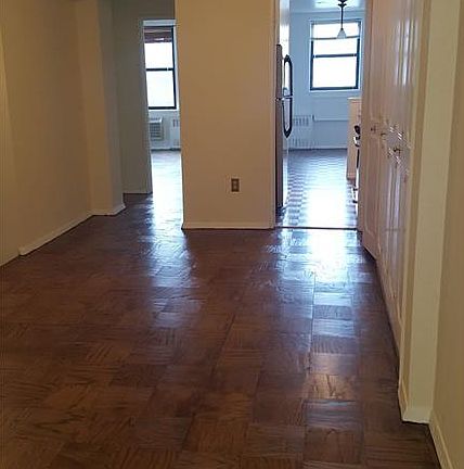 3rd image of 60 Barker St APT 316