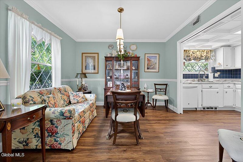 5th image of 7 Spruce Court