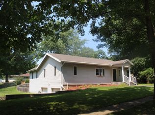 1 Coachlight Ct, Springfield, IL 62703