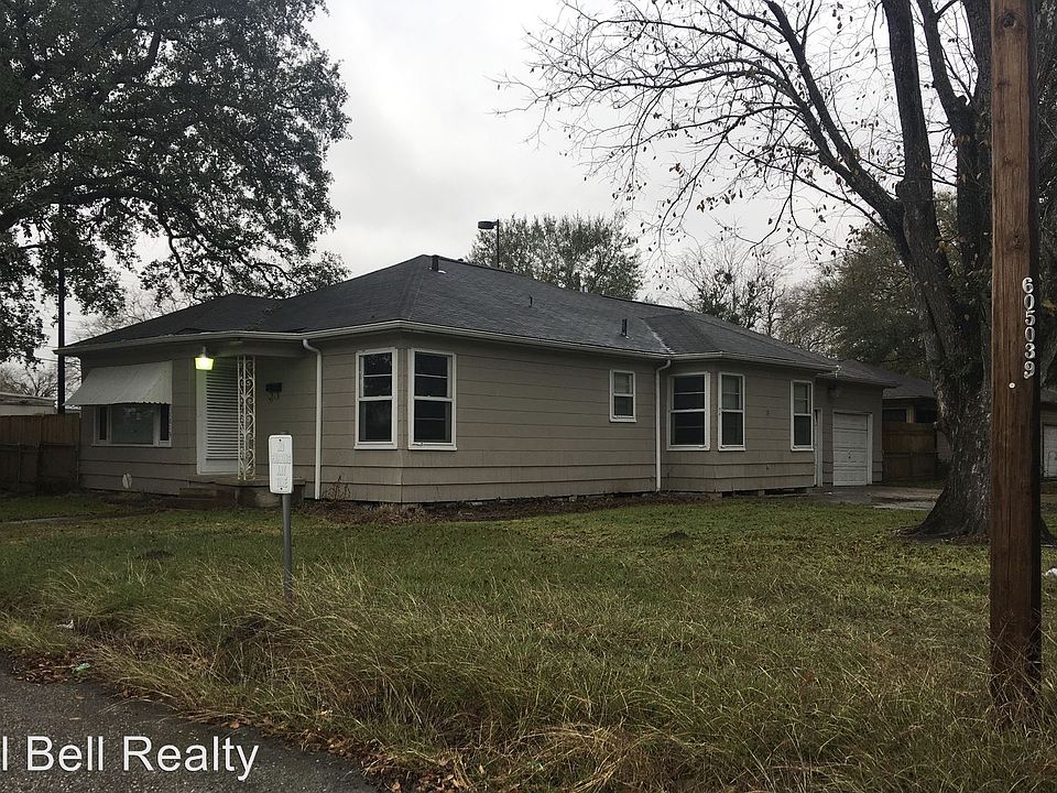 2nd image of 1819 Merlin St