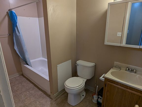 5th image of 1310 E North St #29