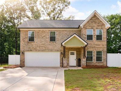 2938 Lashmit Dr, Winston Salem, NC, 27103