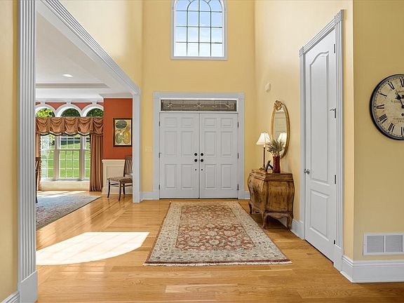5th image of 105 Mirage Dr