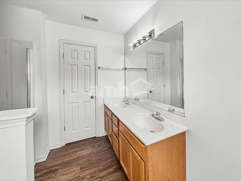 117 Rock Glen Ct — Photo 12