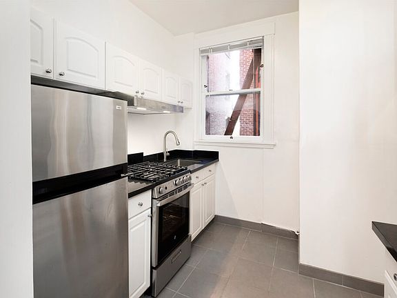 5th image of 839 Jones St APT 6