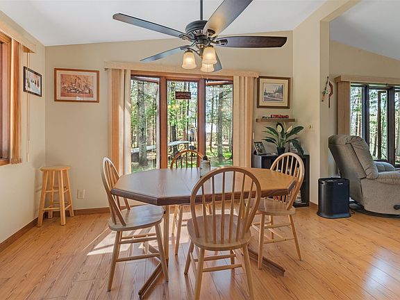 5th image of 3265 River Dr