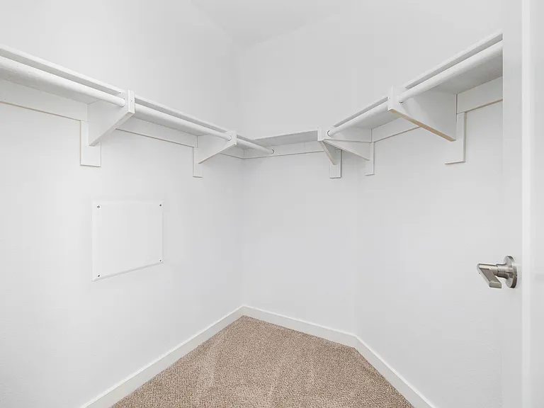 Raintree Court — Photo 17