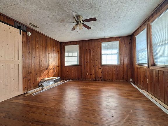 5th image of 1047 SE Putnam St