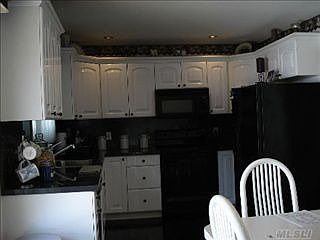 4th image of 219 Rhode Island Ave