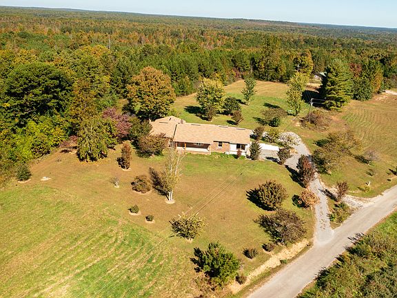 3rd image of 271 Anderson Rd