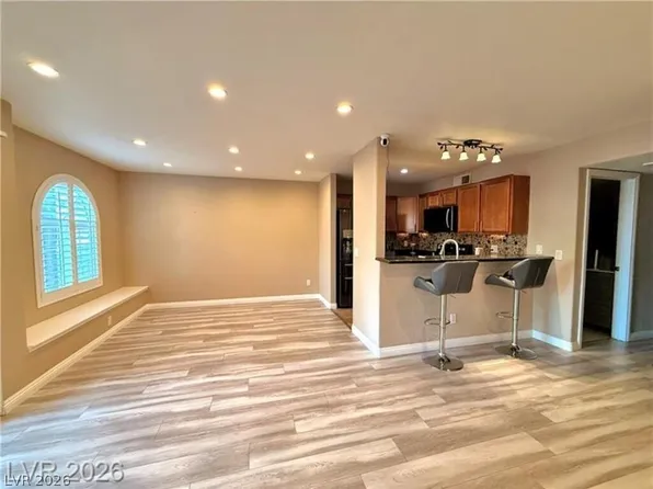 9325 W Desert Inn Rd APT 145, Las Vegas, NV 89117
