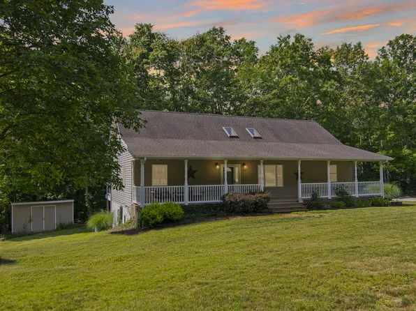 148 Blackberry Way, Lewisburg, WV 24901