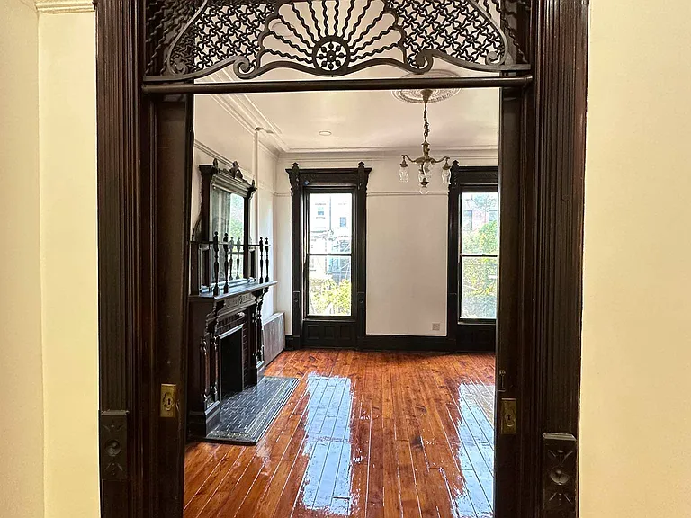 410 Putnam Ave #1 — Photo 10