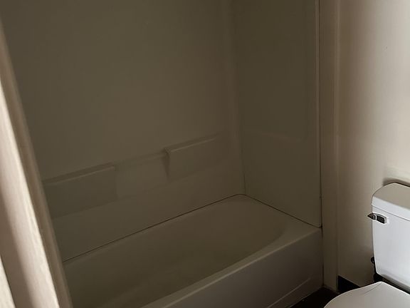 3rd image of 35 Oakmount Ave #St25
