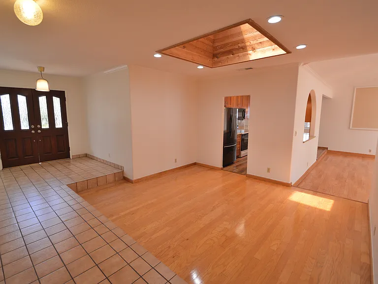 3471 Windsor Ct — Photo 4