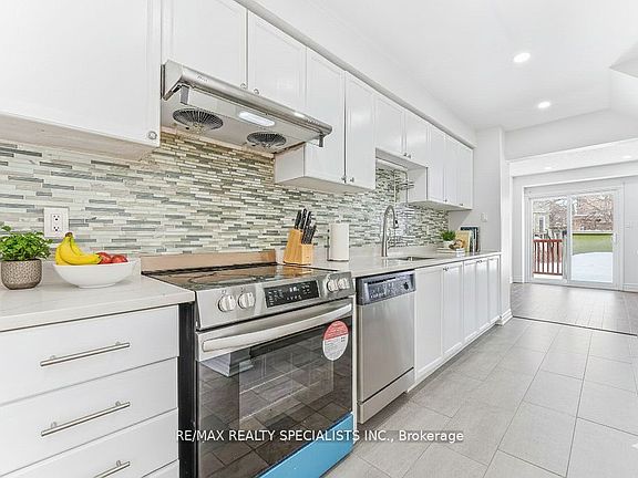 3rd image of 3 Mullis Cres