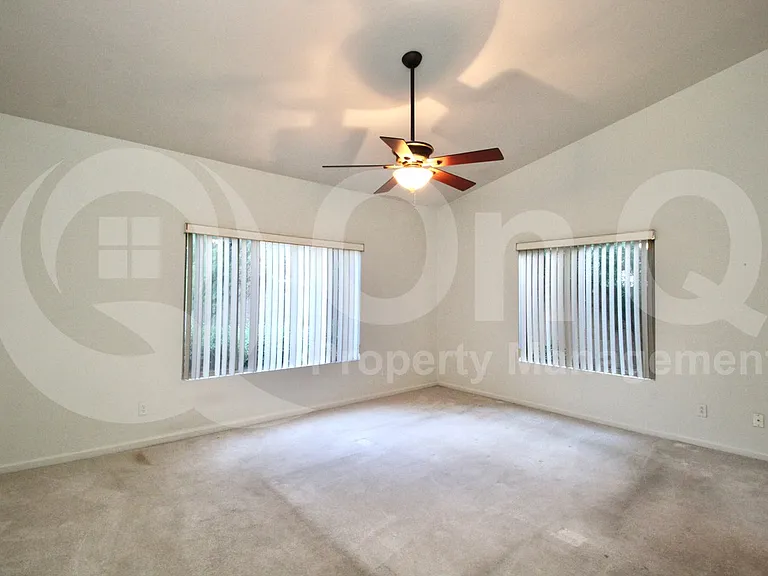685 W Estrella Dr — Photo 28