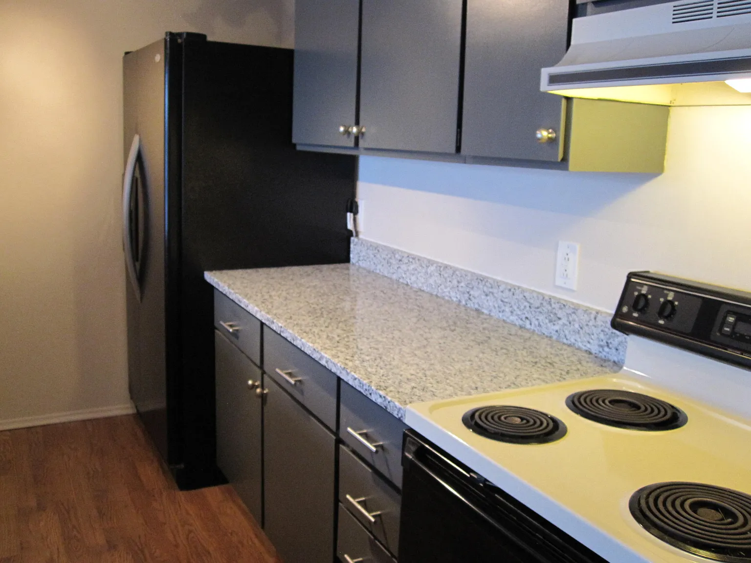 2 bed, 2.0 bath, 1028 sqft, $1,700 — Photo 3