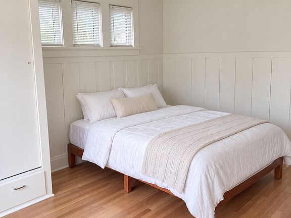 4th image of 1904 SE Alder St #A