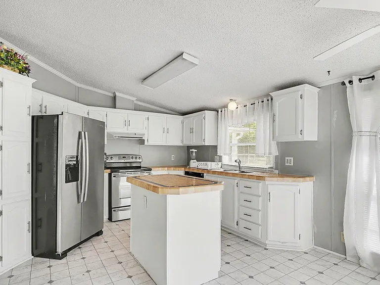 4705 Pearl Rd — Photo 13